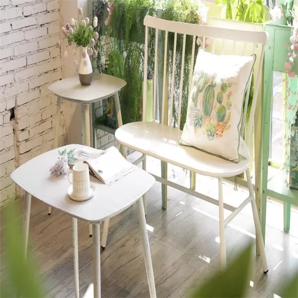 Features of Coffee Shop Chairs Features of Coffee Shop Chairs