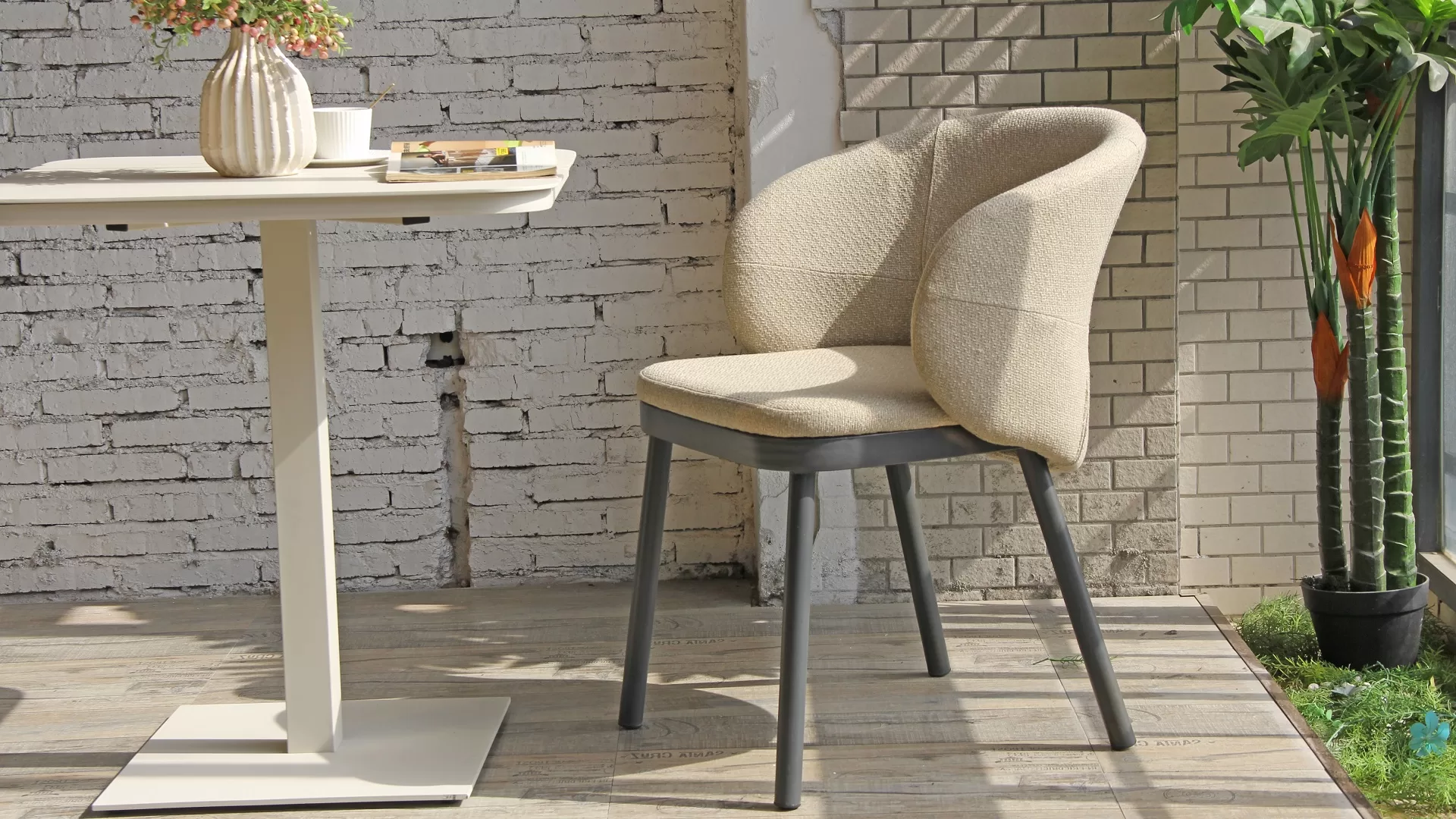 Elegant Upholstered Dining Chair for Home And Restaurant Use 344M-H45-SSFA Elegant Upholstered Dining Chair for Home And Restaurant Use 344M-H45-SSFA